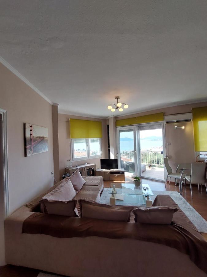 Bright View Apartment Palaiontsiflikion Exterior photo